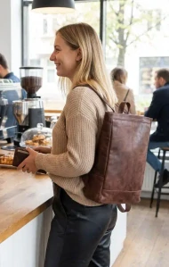 Unisex kožený batoh SENDI DESIGN Cognac barva